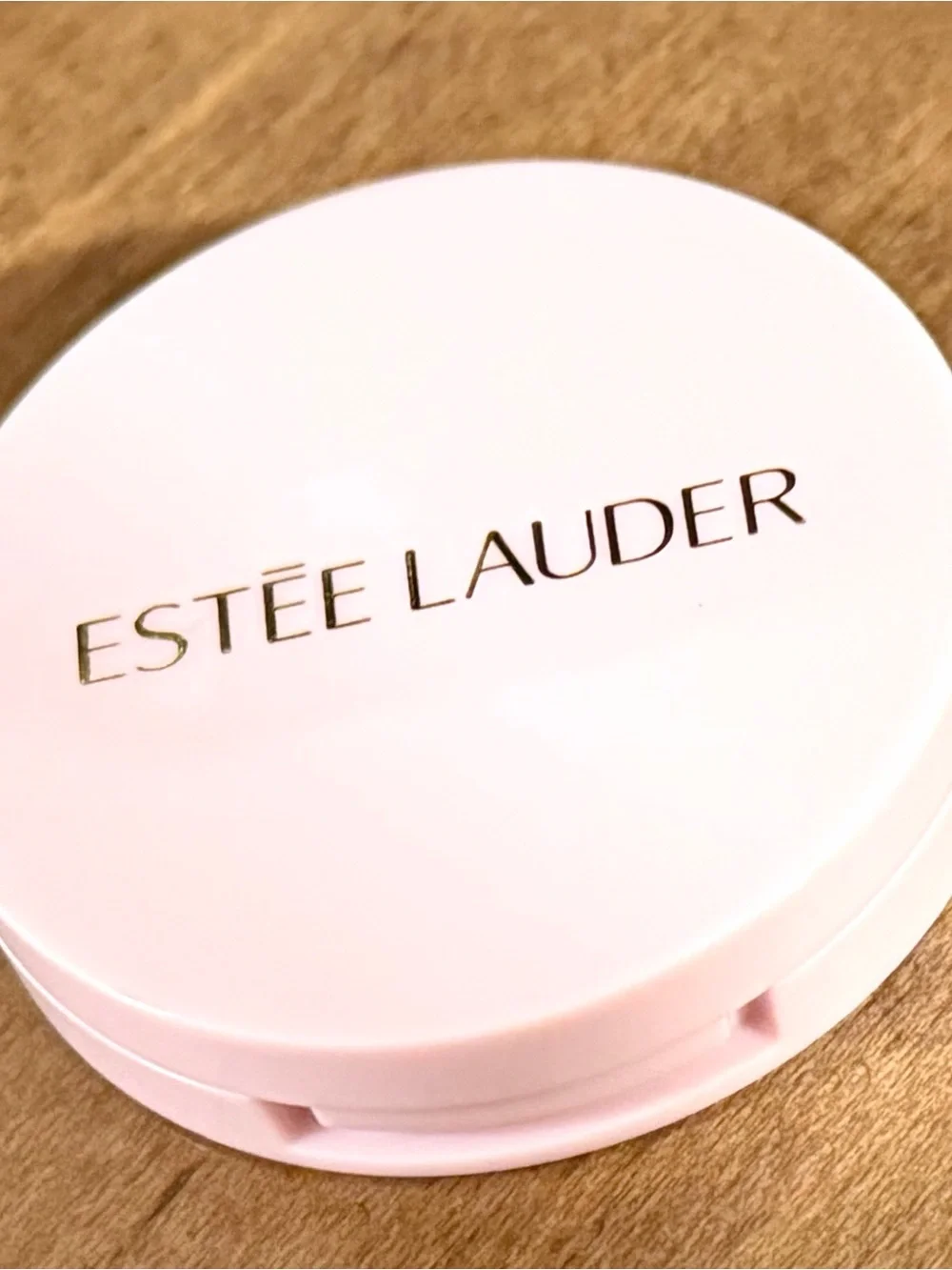 Estée Lauder Nourishing  Pure Color Envy Color Replenish Lip Balm W Mirror1.6gms
